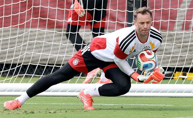 Neuer sắp viết nên lịch sử ở World Cup.