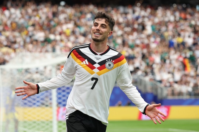 Havertz lập cú đúp bàn thắng.