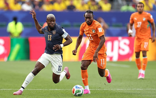 Enner Valencia - 6.5: Là chân sút kỳ cựu mang kỳ vọng lớn nhất, nhưng Valencia trải qua một ngày thi đấu nhạt nhòa. Anh bỏ lỡ cơ hội ngon ăn ở cự ly gần và tỏ ra hụt hơi trước những trung vệ giàu thể lực bên phía Bờ Biển Ngà.