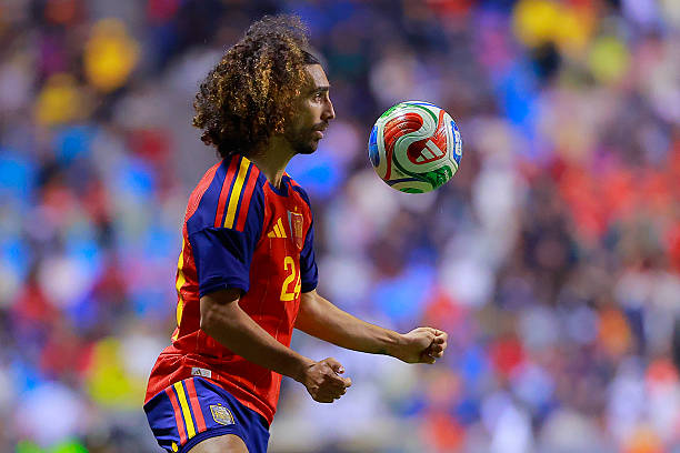 Cucurella thay đổi bến đỗ trước thềm World Cup.