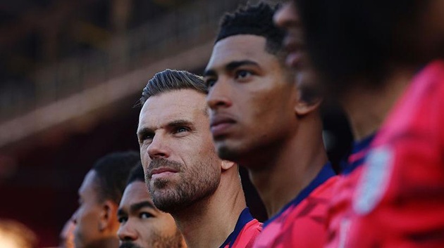 Henderson bảo vệ Bellingham trước chỉ trích.