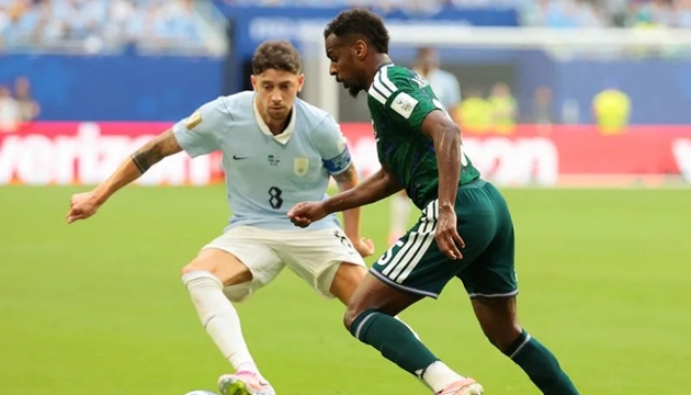 Federico Valverde và các đồng đội gặp rất nhiều khó khăn trước Ả Rập Xê Út.