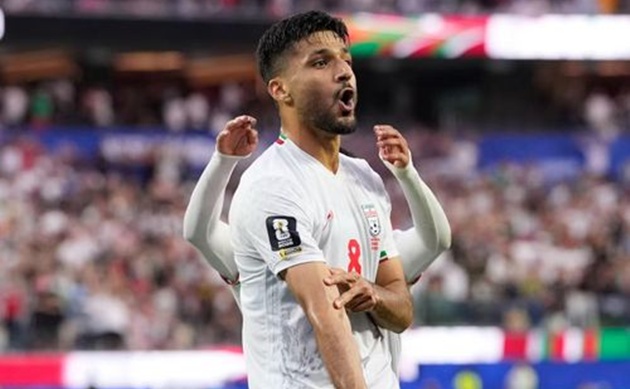 Ramin Rezaeian có 1 bàn và 1 kiến tạo.
