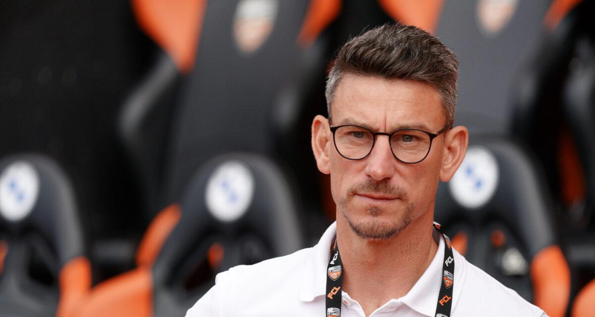 Ảnh bài viết Chân dung Laurent Koscielny: Vết sẹo Arsenal và hành trình đến kiến trúc sư trưởng Lorient