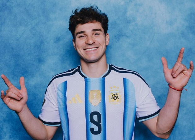 Alvarez giờ niềm hy vọng vàng trên hàng công Argentina.