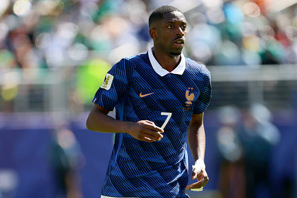Ousmane Dembele (6.9): Dù sở hữu kỹ thuật cá nhân lắt léo và tỏ ra nguy hiểm khi có bóng giữa các tuyến, nhưng Dembele dần trở nên mờ nhạt trong hiệp hai khi Pháp không tìm được nhiều mối liên kết để đưa bóng đến chân anh.

Chấm điểm đội tuyển Pháp. Ảnh: Bongda.com.vn.