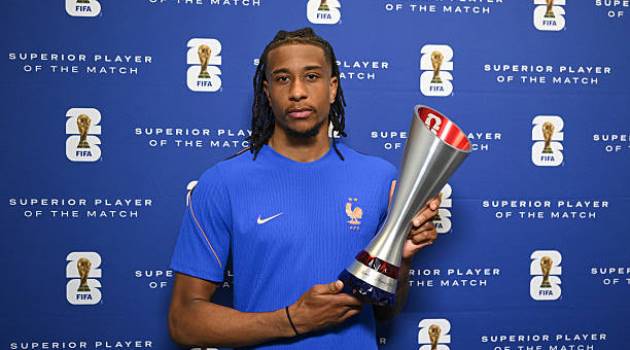 Michael Olise có màn trình diễn ấn tượng trước Senegal.