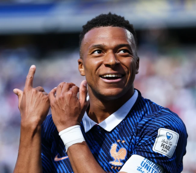 Ảnh bài viết Kylian Mbappe trở thành vị 'vua mới' của bóng đá Pháp như thế nào?