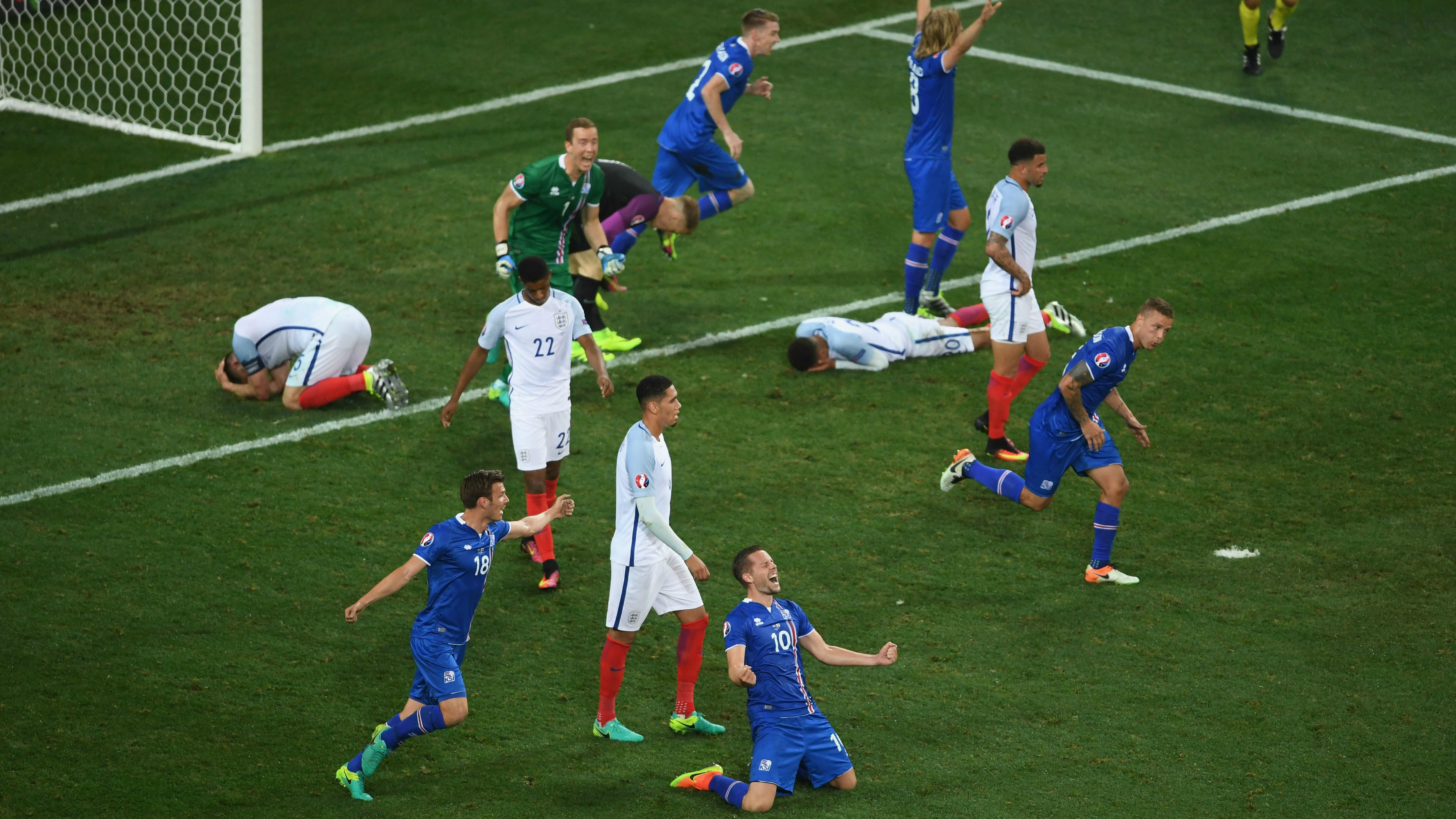 Thất bại trước Iceland trở thành cú sốc lớn nhất của Tam Sư.