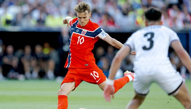 Odegaard là linh hồn nơi tuyến giữa Na Uy.