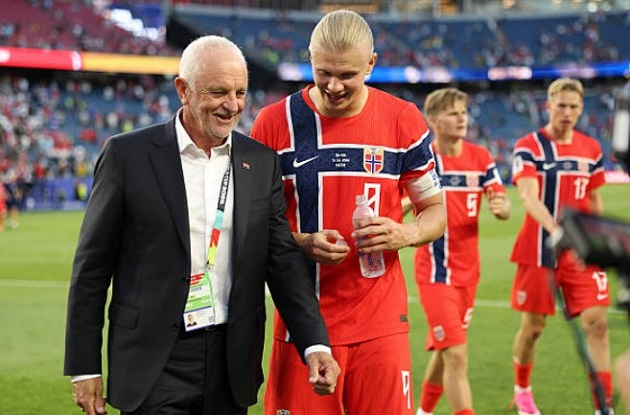 Ông Graham Arnold cũng phải khen ngợi Haaland.