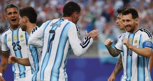 De Paul đã dành những lời có cánh cho Messi sau chiến thắng Algeria.