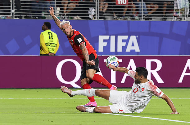 Marko Arnautovic (7.1 điểm): Trám chỗ Kalajdzic vào giờ nghỉ và bắt nhịp rất tốt khi trận đấu tiếp diễn. Dù bị khước từ một bàn thắng và bị thủ môn Jordan cản phá một cơ hội nguy hiểm, lão tướng này vẫn kịp tự mình ghi bàn ấn định tỷ số trên chấm phạt đền.