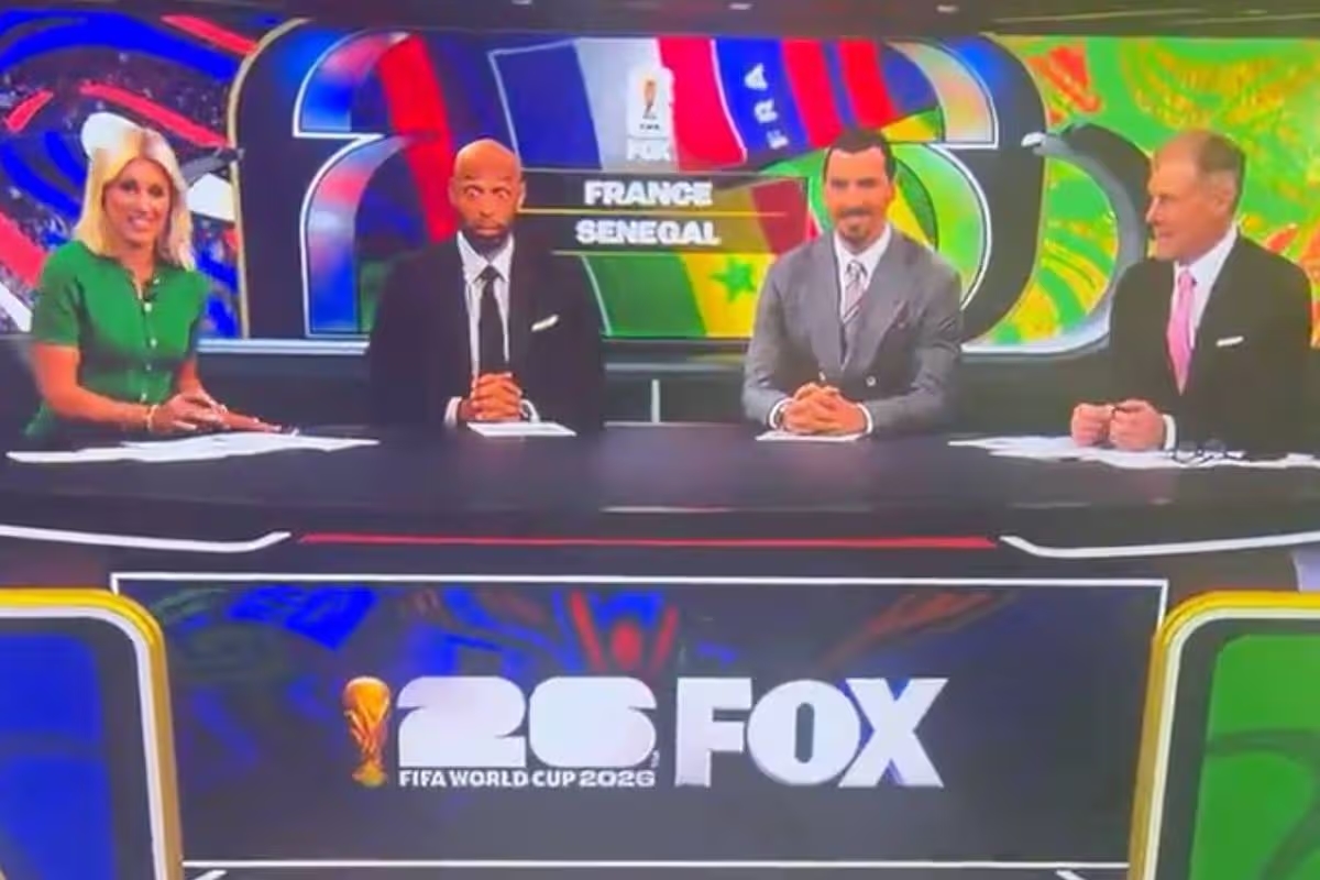 Phản ứng của Thierry Henry khi Zlatan Ibrahimovic chê Alexi Lalas là "ngu dốt" ngay trên sóng.
