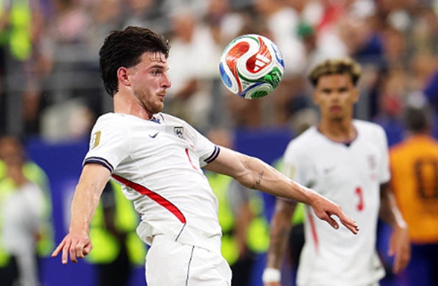 Declan Rice (7.3 điểm): Đá phạt góc chuẩn xác kiến tạo bàn thứ hai. Tầm ảnh hưởng lên lối chơi chung ngày càng lớn, quyết định rút anh ra nghỉ ở hiệp hai gây đôi chút bất ngờ.