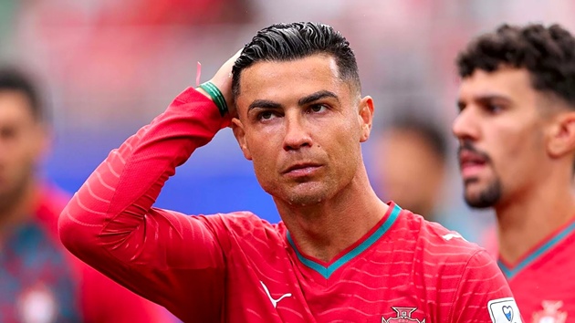 Ảnh bài viết HLV Martinez khẳng định việc rút Ronaldo ra sân là điều vô lý