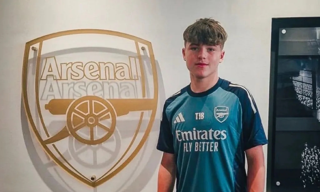 Ảnh bài viết Cha Phoenix Blayney xác nhận con trai đạt thỏa thuận với Arsenal