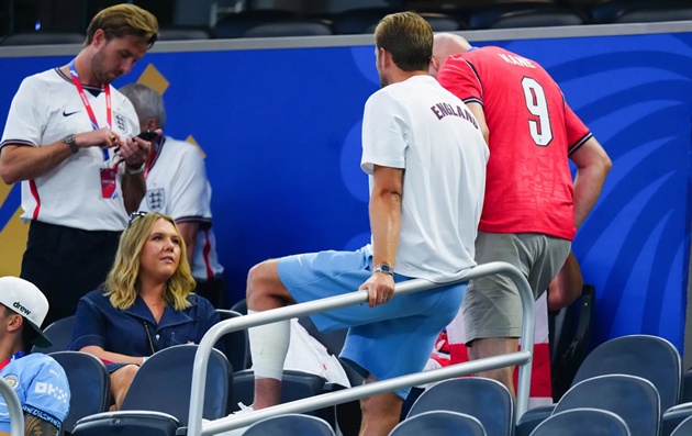 Ảnh bài viết Lộ ảnh Harry Kane quấn băng kín chân sau trận thắng Croatia