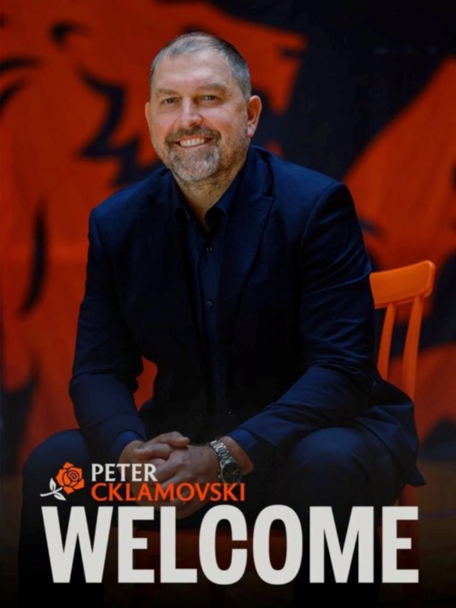 Salford đã bổ nhiệm Cklamovski.