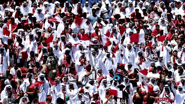 1000 cổ động viên Qatar đã được chính phủ đài thọ đi xem World Cup.