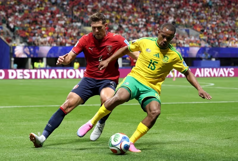Ảnh bài viết Đánh rơi chiến thắng trước Nam Phi, CH Séc lâm nguy ở World Cup