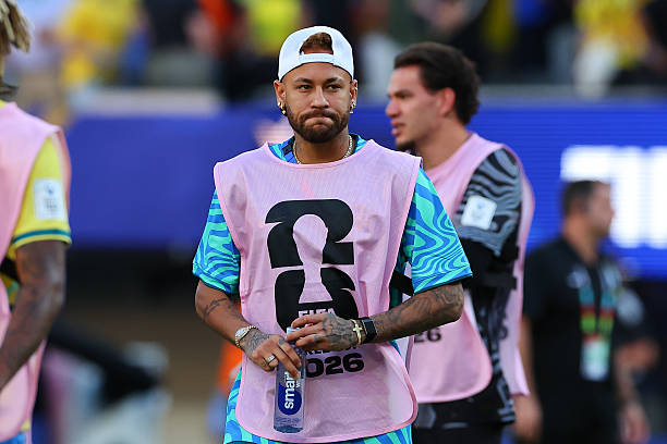 Neymar chưa thể ra sân ở trận đấu với Haiti.