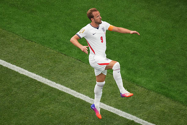 Kane ghi 2 bàn vào lưới Croatia.