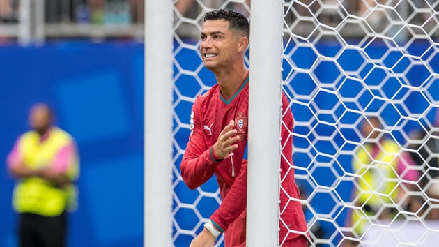 Ronaldo sa sút trong màu áo ĐTQG.