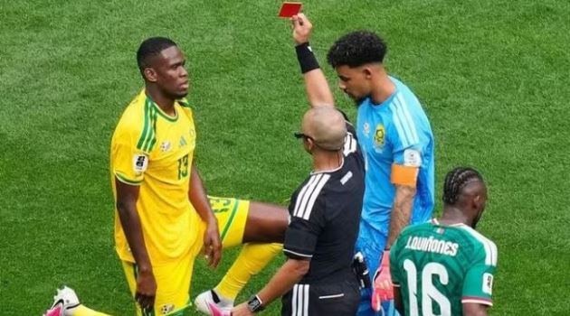 3 thẻ đỏ được trọng tài rút ra trong trận mở màn World Cup 2026 giữa Mexico và Nam Phi.