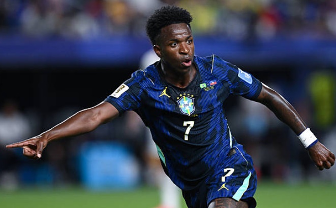 Vinicius Junior (8.2): Ngôi sao của Real Madrid tiếp tục duy trì phong độ đỉnh cao. Anh tham gia vào tình huống dẫn đến bàn mở tỷ số, kiến tạo bàn thứ hai và trực tiếp ghi bàn thắng thứ ba. Tốc độ và kỹ thuật của Vinicius là cơn ác mộng thường trực với đối phương.
