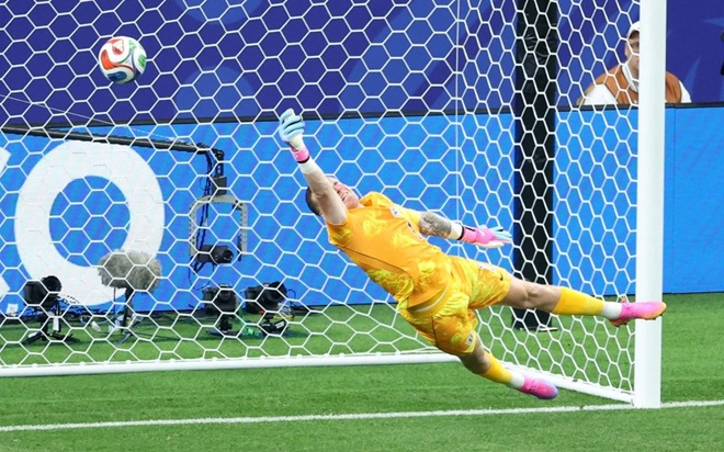 Các thủ môn gặp nhiều khó khăn với quả bóng năm nay.