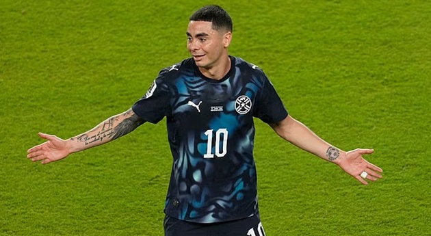 Ảnh bài viết Miguel Almiron phá vỡ im lặng sau tấm thẻ đỏ hy hữu tại World Cup