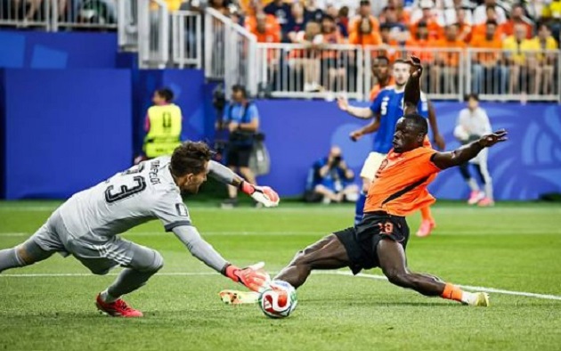 Ảnh bài viết Koeman cao tay, Hà Lan đè bẹp Thụy Điển 5-1