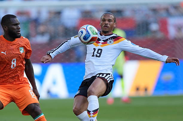 Leroy Sane (6.3/10): Một trận đấu mờ nhạt của cầu thủ chạy cánh này. Sane gần như không tạo ra được pha bóng đột biến nào đáng kể trong suốt 60 phút có mặt trên sân.

Aleksandar Pavlovic (6.3): Tưởng chừng đã có bàn mở tỷ số nhưng cú đánh đầu của anh bị từ chối do lỗi phạm lỗi với thủ môn Fofana. Pavlovic thi đấu ở mức tròn vai trước khi được thay thế bởi Nadiem Amiri.

Kai Havertz (6.6/10): Có một cú đánh đầu hiểm hóc bị thủ môn Fofana cản phá và một bàn thắng không được công nhận. Havertz thi đấu nỗ lực nhưng đang cảm nhận rõ áp lực cạnh tranh vị trí từ Deniz Undav.

Deniz Undav (8.2): Tiếp tục sắm vai "thần tài" khi ghi bàn chỉ sau 8 phút vào sân. Một cú dứt điểm điềm tĩnh, thể hiện bản năng sát thủ đáng kinh ngạc của tiền đạo này giúp tuyển Đức giành chiến thắng chung cuộc 2-1.

Chấm điểm tuyển Đức. Ảnh: BongDa.com.vn.
