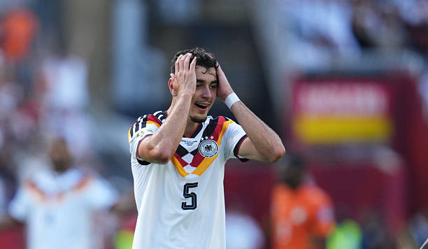 Aleksandar Pavlovic (6.3): Tưởng chừng đã có bàn mở tỷ số nhưng cú đánh đầu của anh bị từ chối do lỗi phạm lỗi với thủ môn Fofana. Pavlovic thi đấu ở mức tròn vai trước khi được thay thế bởi Nadiem Amiri.

Kai Havertz (6.6/10): Có một cú đánh đầu hiểm hóc bị thủ môn Fofana cản phá và một bàn thắng không được công nhận. Havertz thi đấu nỗ lực nhưng đang cảm nhận rõ áp lực cạnh tranh vị trí từ Deniz Undav.

Deniz Undav (8.2): Tiếp tục sắm vai "thần tài" khi ghi bàn chỉ sau 8 phút vào sân. Một cú dứt điểm điềm tĩnh, thể hiện bản năng sát thủ đáng kinh ngạc của tiền đạo này giúp tuyển Đức giành chiến thắng chung cuộc 2-1.

Chấm điểm tuyển Đức. Ảnh: BongDa.com.vn.