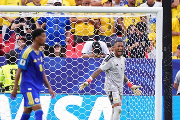 Trận hòa 0-0 trước Ecuador tại sân vận động Kansas City đánh dấu điểm số đầu tiên trong lịch sử tham dự cúp thế giới của đội tuyển Curacao, và kiến trúc sư trưởng cho thành tích ấn tượng này chính là thủ thành Eloy Room.