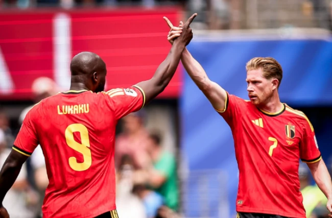 Bộ đôi Lukaku và De Bruyne nên ra sân ngay từ đầu.