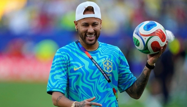 Neymar hứa hẹn sẽ ra sân cho Brazil trong thời gian tới.