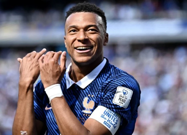 Mbappe hứa hẹn gây sóng gió cho hàng thủ Iraq.