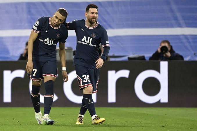 Ảnh bài viết Kylian Mbappe: "Messi là số một, tôi chỉ đang theo bước anh ấy"
