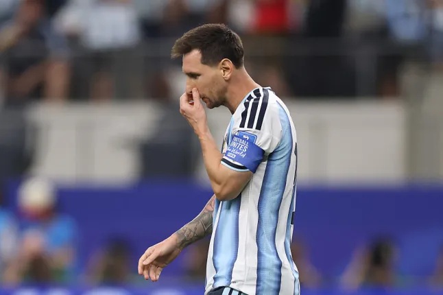 Ảnh bài viết Messi lập hai kỷ lục trái ngược tại World Cup