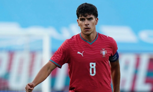 Ảnh bài viết Cựu sao MU chê Mateus Fernandes ngớ ngẩn nếu chọn Spurs