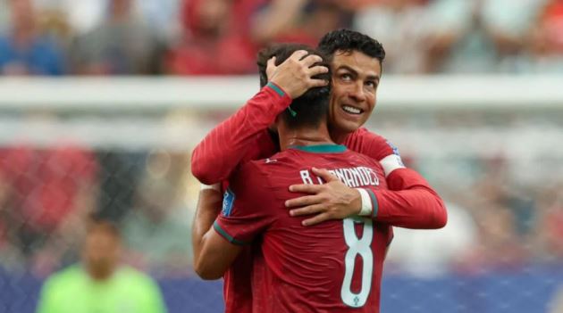Ảnh bài viết Bruno Fernandes chứng minh Thierry Henry đã sai về Ronaldo