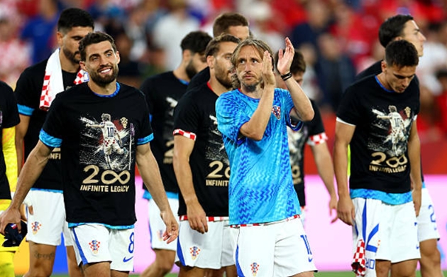 Modric là mũi khoan phá chủ lực với 15 đường chuyền tịnh tiến bóng vào khu vực 1/3 cuối sân đối phương.