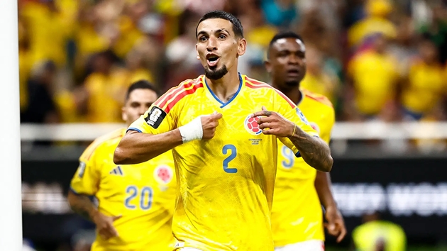 Daniel Munoz là đầu tàu đưa Colombia vào vòng 32 đội.