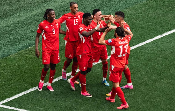 Thụy Sĩ đánh bại đội chủ nhà Canada để chiếm ngôi đầu bảng B.