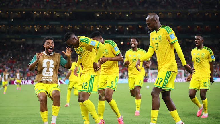 Nam Phi sẽ có lần đầu đá knock-out World Cup.