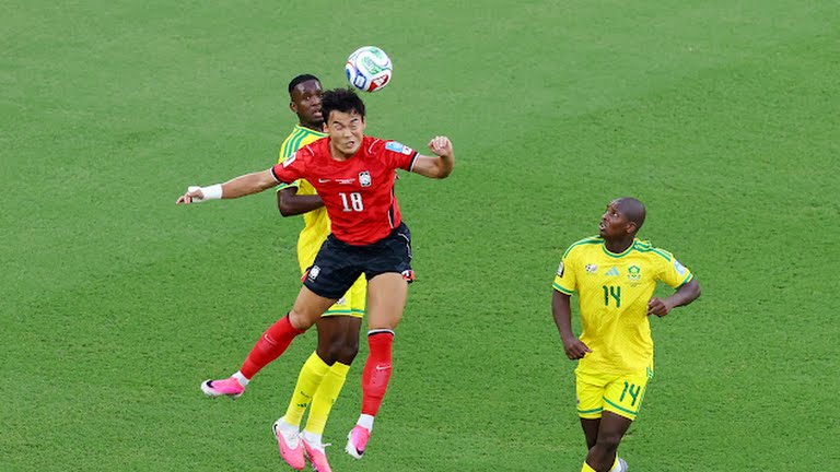 Tiền đạo cắm: Oh Hyeon-gyu – 6.3 điểm. Thi đấu mờ nhạt và bị chia cắt hoàn toàn với hàng tiền vệ.
