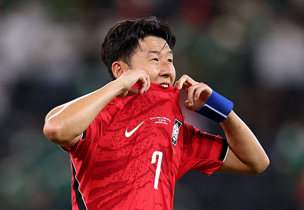Son Heung-min bất ngờ ngồi dự bị trước Nam Phi.