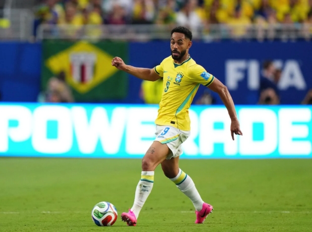 Ảnh bài viết Cunha ôm khích lệ sao trẻ MU trước khi Brazil đè bẹp Scotland